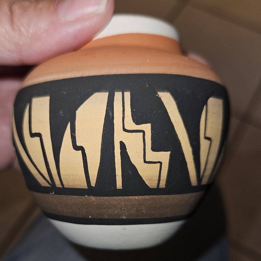 Ute Mountain Signed Journey  Southwestern Vase Jar Pot Pottery Vintage